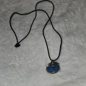 Elegant Blue and Silver Pendant Necklace